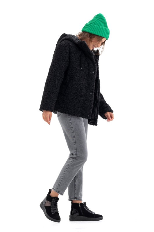 Короткий пуховик «Скай» чорний утеплене