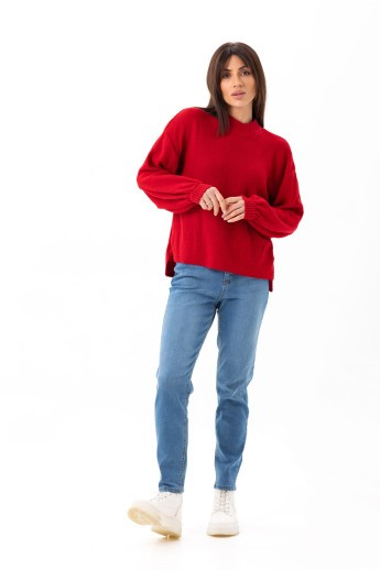 Свитер красный