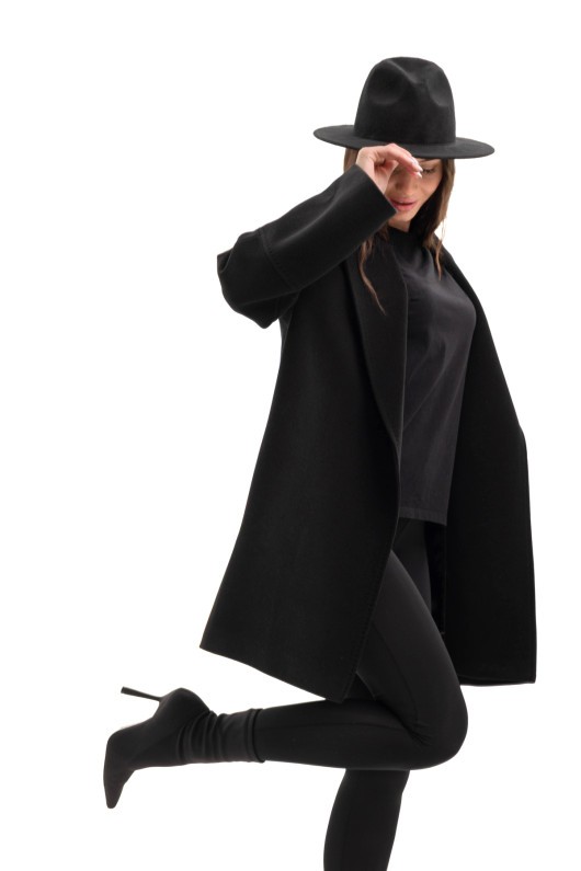 Коротке пальто на запах «Ема» чорний